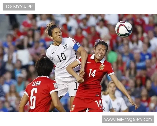 中国女足球星卡拆箱揭秘 她的比赛之路与荣耀背后故事全曝光