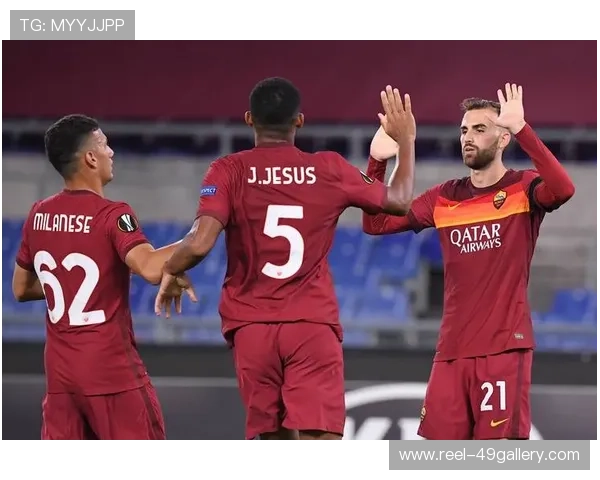 足球明星亲自回信息互动 粉丝爆棚足球社交新趋势